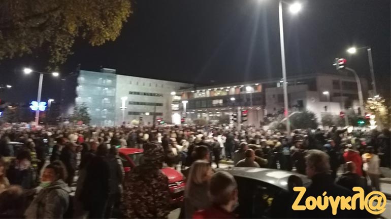 Θεσσαλονίκη: Διαμαρτυρία και πορεία κατά του υποχρεωτικού εμβολιασμού