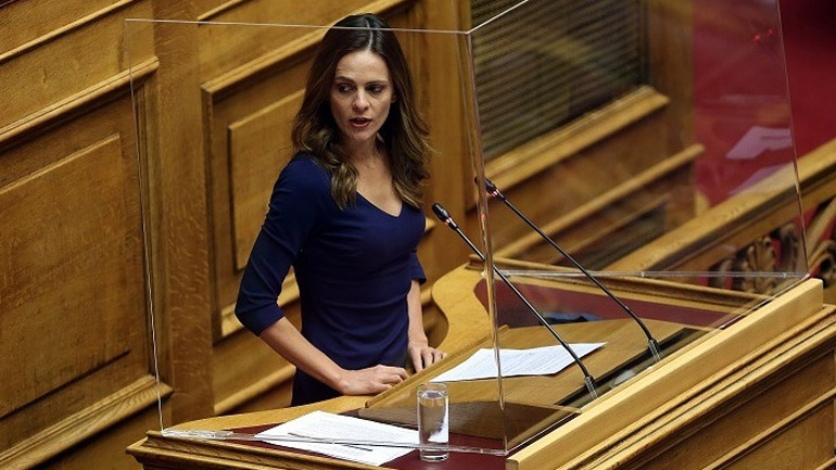 Αχτσιόγλου: Αδιανόητη και επικίνδυνη η άρνηση των ΜΕΘ από τον κ. Μητσοτάκη