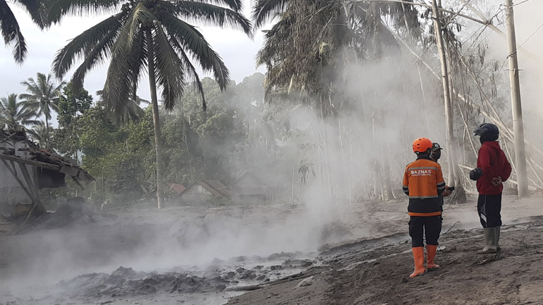 Ινδονησία: Στους 13 οι νεκροί από την έκρηξη του ηφαιστείου Σεμέρου