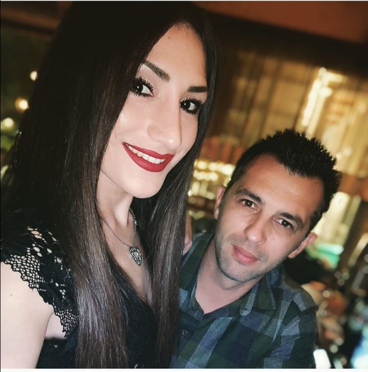 Ο Έλληνας αστυνομικός με τη σύντροφο του