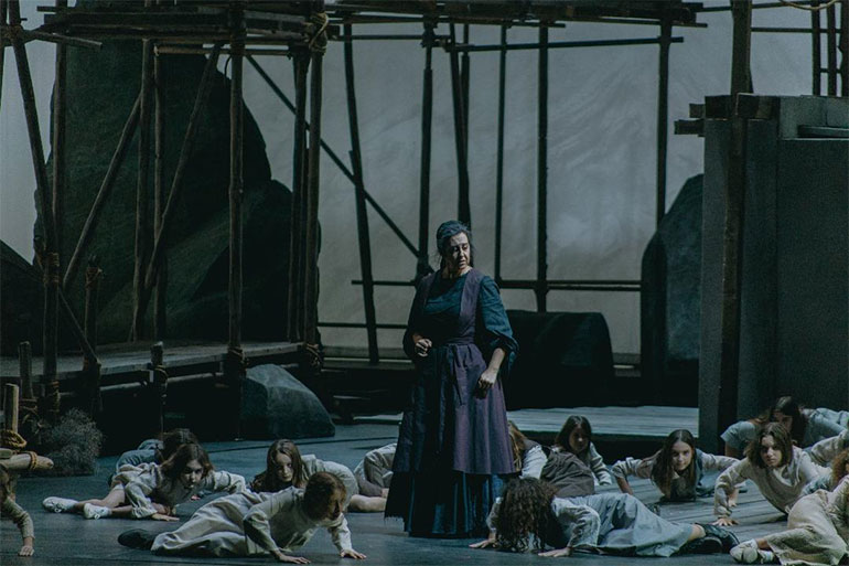 H μεσόφωνος Μαίρη-Έλεν Νέζη