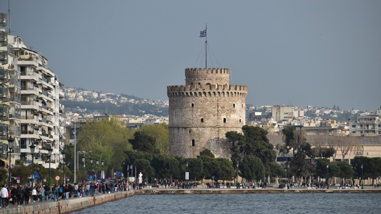 Θεσσαλονίκη: Ερασιτέχνης ψαράς έχασε τη ζωή του πέφτοντας στη θάλασσα