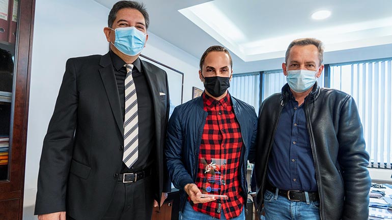 Θεσσαλονίκη: Τον χρυσό ολυμπιονίκη Ιωάννη Μελισσανίδη βράβευσε ο ΟΑΣΘ