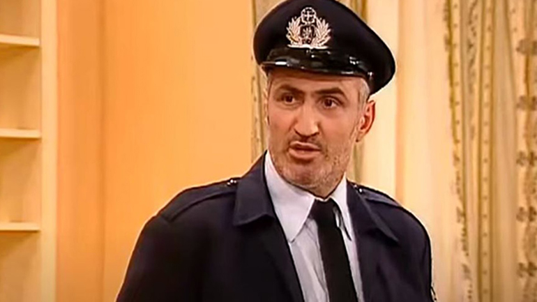 Ο Περικλής Αλμπάνης αποκάλυψε τα χρήματα που πήρε για τον ρόλο του «αστυνόμου Μπάμπουρα» στο «Κωνσταντίνου & Ελένης»