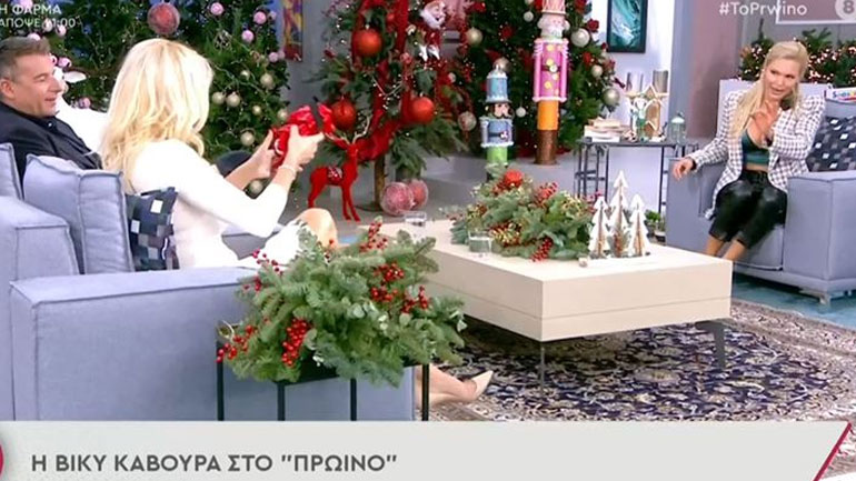 Βίκυ Κάβουρα: Τα κόκκινα εσώρουχα που έκανε δώρο στη Φαίη Σκορδά και η αντίδραση του Γιώργου Λιάγκα