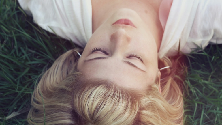 Aυτή είναι η χειρότερη στάση ύπνου για την υγεία σας