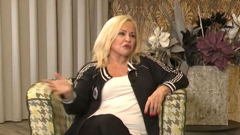 Μπέσσυ Αργυράκη για την παρεξήγηση με τον Δημήτρη Κόκοτα: «Βλέπω μέσα τα ρούχα του, σοκαρίστηκα»