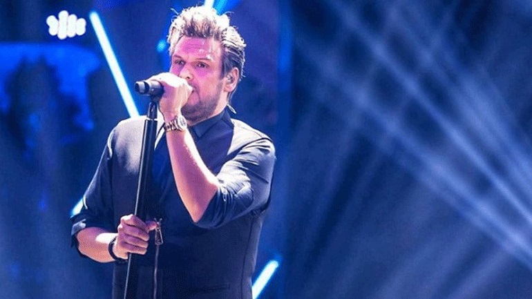 Ο Πάνος Κιάμος τραγούδησε για το Ορφανοτροφείο Βόλου