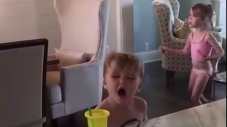 Tρεις κατηγορίες ανθρώπων σε μπαρ