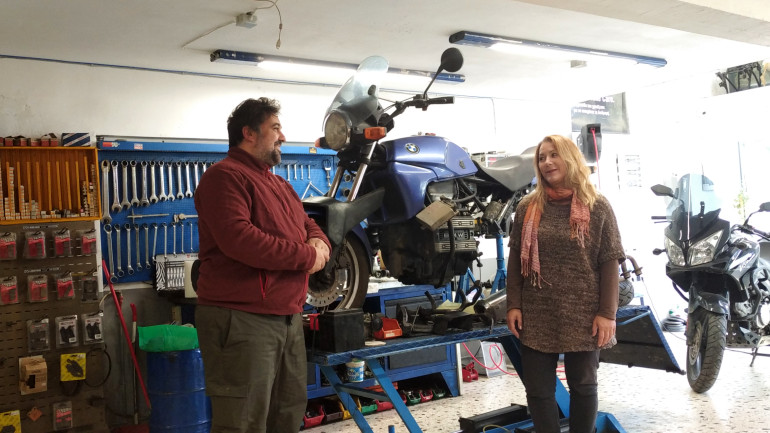 Η Ρία μου εξηγεί πως απέκτησε τελικά την BMW της.