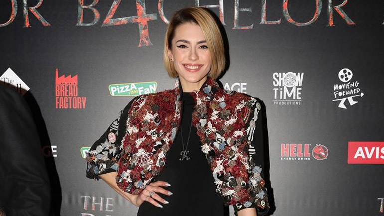 Kάτια Ταραμπάνκο: Με κόκκινες over the knee μπότες στην πρεμιέρα του «Τhe Bachelor 4»