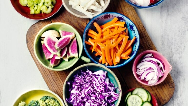 Είναι αλήθεια ότι η κατανάλωση ορισμένων τροφών μας κάνει να χάνουμε θερμίδες;