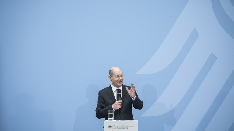 Σολτς: Η πανδημία δεν θα σταματήσει τον Μάρτιο