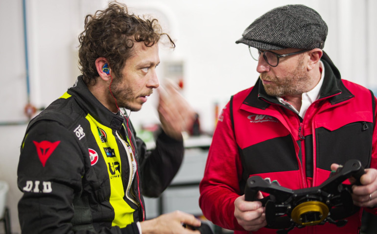 Ο πρώην αναβάτης της Yamaha ακούει τις συμβουλές του ανθρώπου της WRT.