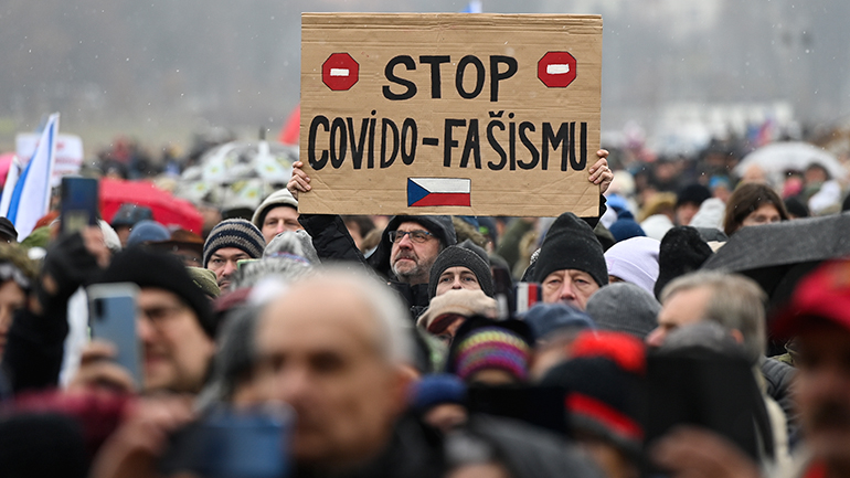 Η Τσεχία επιβάλλει τον υποχρεωτικό εμβολιασμό σε ορισμένες κατηγορίες του πληθυσμού