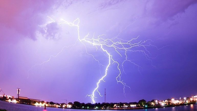 Έντονη κακοκαιρία έως την Κυριακή με βροχές, καταιγίδες και χιονοπτώσεις