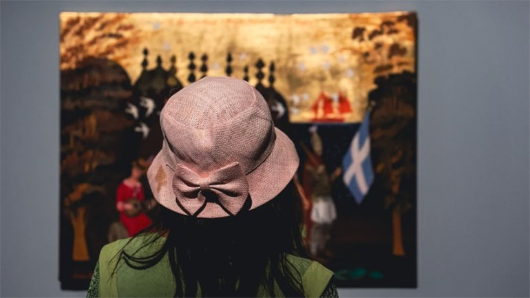 «Ελληνικός Κόσμος»: Εικόνες από τα εγκαίνια της έκθεσης «Απ’ τη μεριά των σοφών και των τρελών»: Αφιέρωμα στον Θεόφιλο Χατζημιχαήλ»