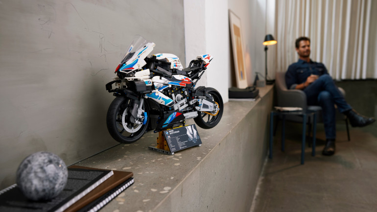 Θα έχετε μια μοτοσυκλέτα 34.400€ στο σαλόνι σας!