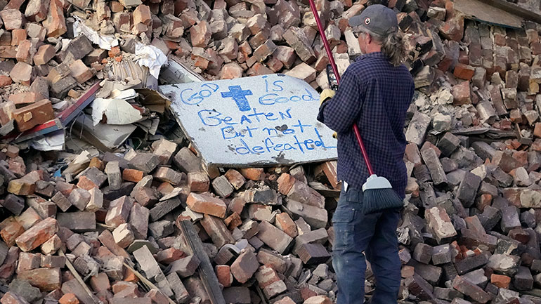 ΗΠΑ: 64 νεκροί από τους ανεμοστρόβιλους στο Κεντάκι