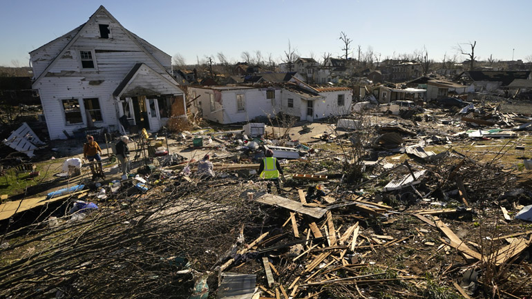 ΗΠΑ: Στους 74 οι νεκροί από τους ανεμοστρόβιλους στο Κεντάκι – Αγνοούνται 109 άνθρωποι