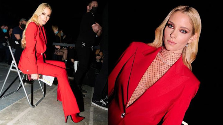 Πώς να φορέσετε το κόκκινο κουστούμι τις γιορτές σύμφωνα με τη Δούκισσα Νομικού