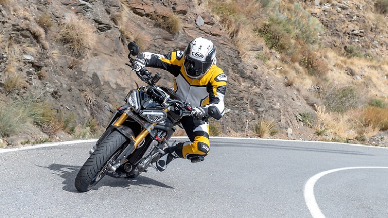 Τα νέα ελαστικά Continental Road Attack 4 ενώνουν δύο κόσμους