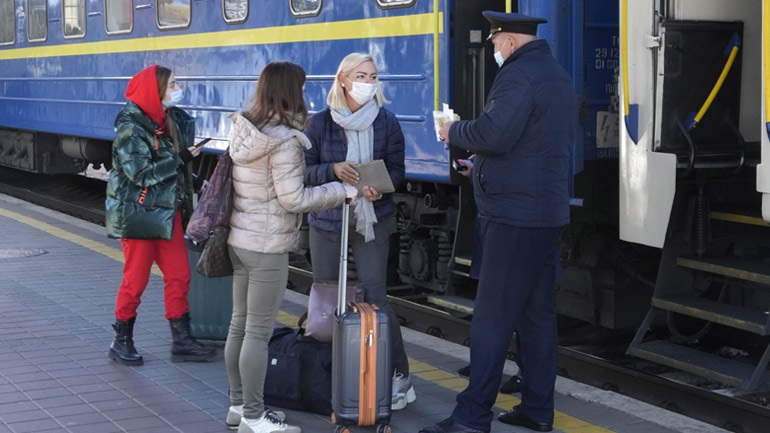 Παρατείνονται τα περιοριστικά μέτρα κατά της Covid-19 στην Ουκρανία μέχρι τα τέλη Μαρτίου