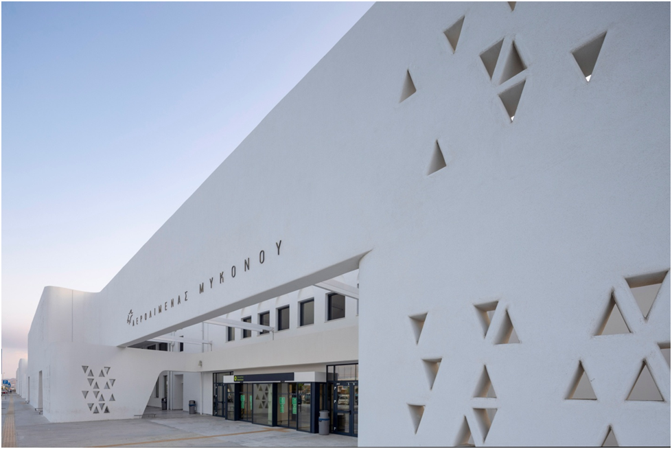 Ο κυκλαδίτικης αρχιτεκτονικής τερματικός σταθμός στη Μύκονο