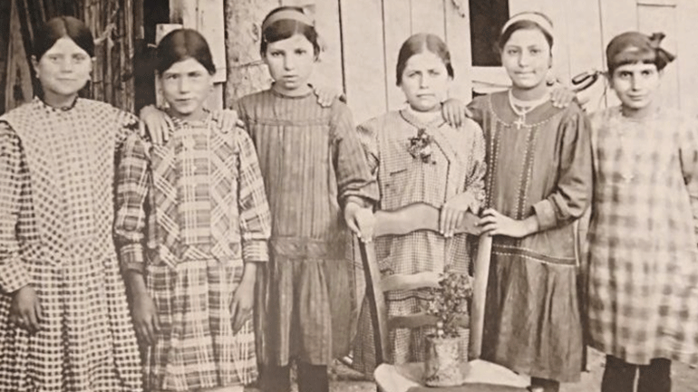 «Οι Μικρασιάτες πρόσφυγες στον Βόλο» – Ένα λεύκωμα γεμάτο ιστορική μνήμη