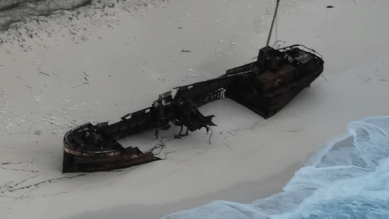 Ζάκυνθος: Το ναυάγιο χτυπήθηκε από την κακοκαιρία