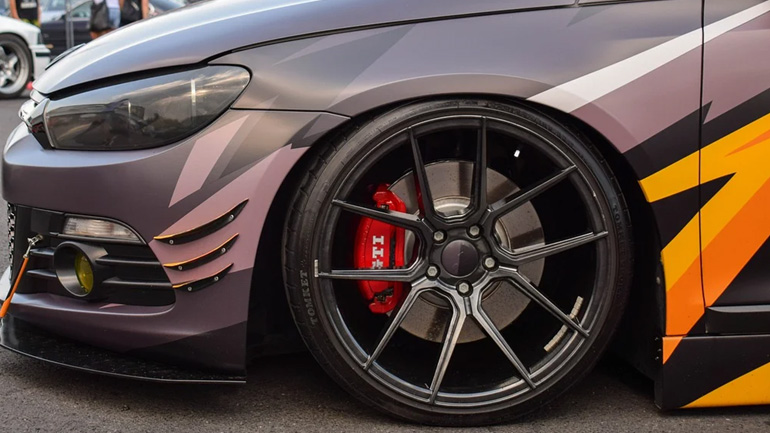 Πώς θα αλλάξεις χρώμα στο αυτοκίνητο χωρίς να το βάψεις;