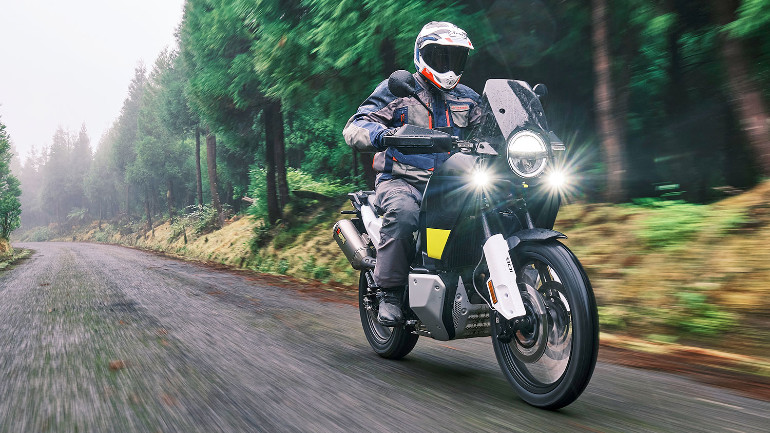 Το Husqvarna Norden 901 ταξιδεύει στα μέρη που γεννήθηκε