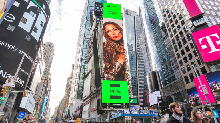 Η Δέσποινα Βανδή μπήκε σε billboard στην Times Square!