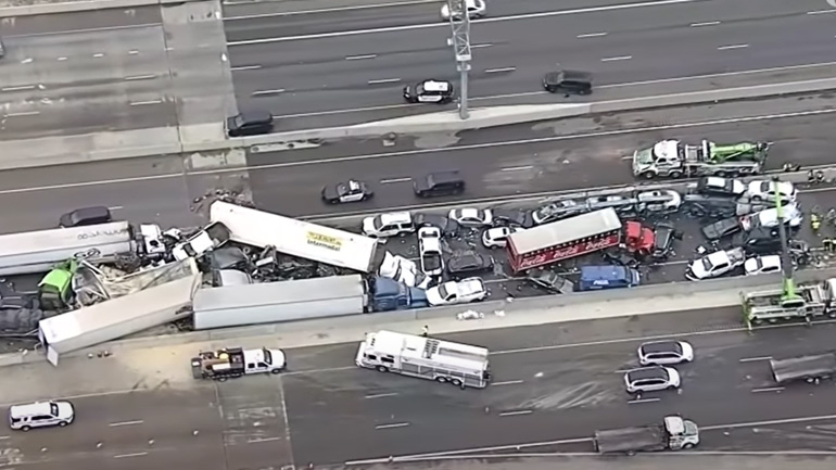 Τρομακτική καραμπόλα 100 αυτοκινήτων λόγω πάγου