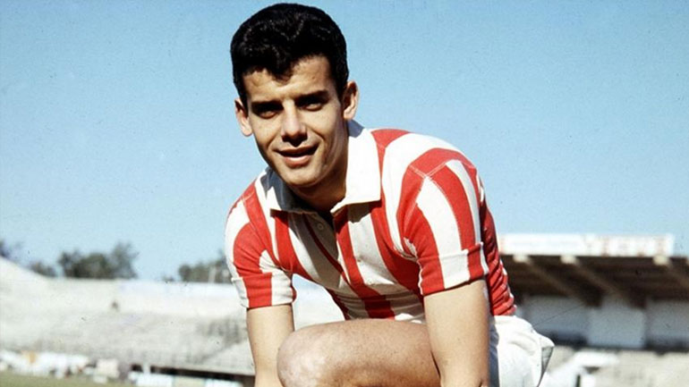 Απεβίωσε ο παλαίμαχος άσος του Ολυμπιακού, Μίμης Στεφανάκος