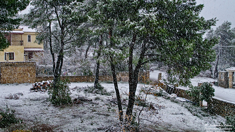 Στα «λευκά» τα ορεινά της Αττικής