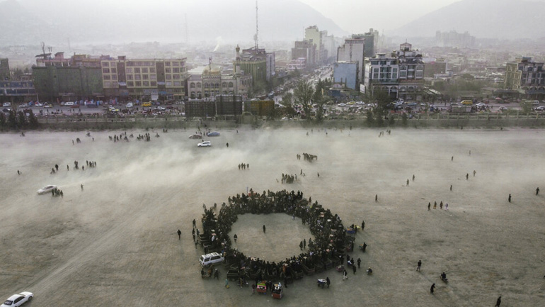 Ρωσία: Ανθρωπιστική βοήθεια προς την Καμπούλ και απομάκρυνση 300 ατόμων με μεταγωγικά αεροσκάφη