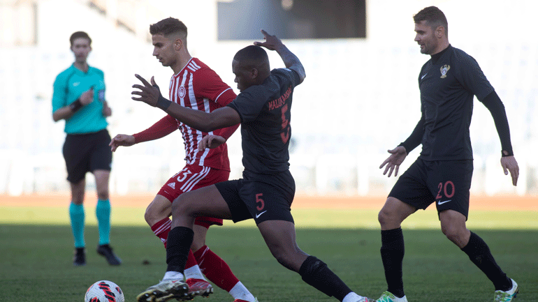 Super League 2: Κόλλησε στο μηδέν κόντρα στον Απόλλωνα Πόντου ο Ολυμπιακός Β’ – Τρία δοκάρια είχαν οι Πειραιώτες