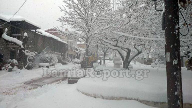 Πέρασε τους 40 πόντους το χιόνι στην Καρυά Καμένων Βούρλων