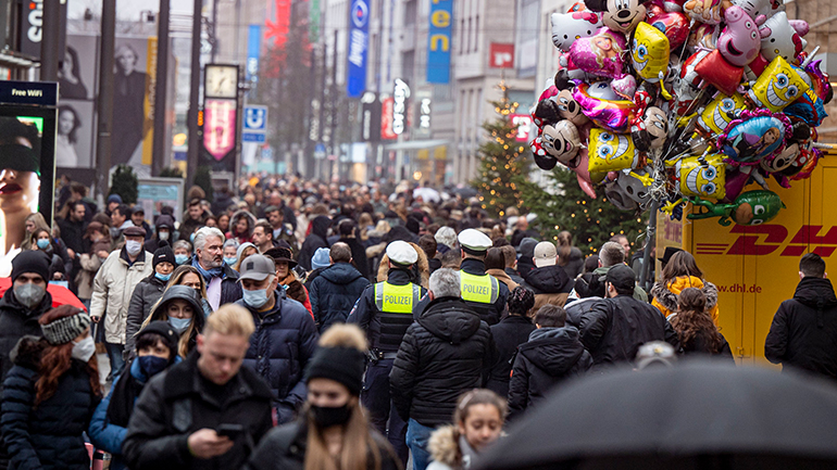 Η Όμικρον πολιορκεί την Ευρώπη