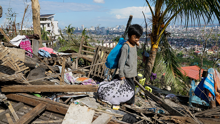 Φιλιππίνες: Στους 108 οι νεκροί από το πέρασμα του τυφώνα Ράι
