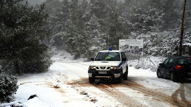 Δυτική Ελλάδα: Διακοπές κυκλοφορίας λόγω χιονοπτώσεων, παγετού, βροχόπτωσης και κατολισθήσεων