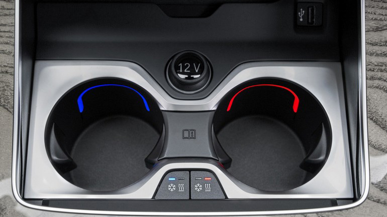 Μήνυση 5 εκατoμμυρίων στην BMW για ελαττωματικές ποτηροθήκες