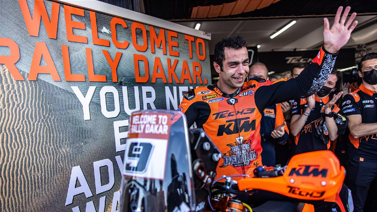 Από την άσφαλτο στους αμμόλοφους για τον Danilo Petrucci