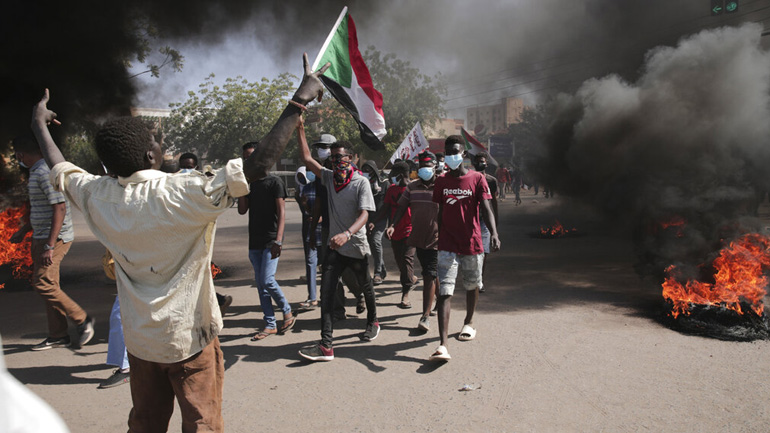 Σουδάν: Ένας νεκρός και δεκάδες τραυματίες στις μαζικές διαδηλώσεις της Κυριακής