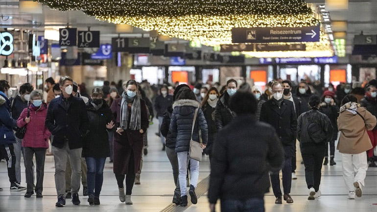 Γερμανία: Νέα περιοριστικά μέτρα σχεδιάζει η κυβέρνηση εξαιτίας της «Όμικρον»