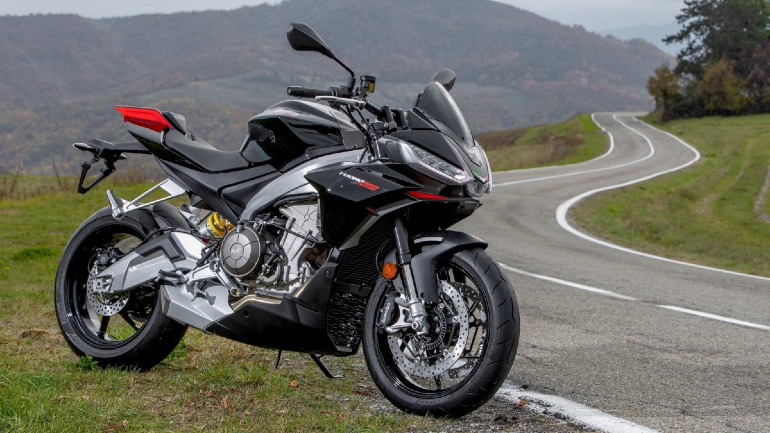 Η Factory έκδοση του Tuono 660 θα είναι διαθέσιμη μέσα στο 2022.