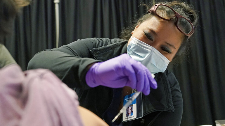 Περού: Το Κογκρέσο απαγορεύει την είσοδο στους κοινοβουλευτικούς που δεν έχουν εμβολιαστεί πλήρως