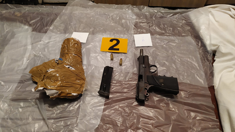 Ζεφύρι: Εντοπίστηκαν δύο όπλα σε επιχείρηση της Δίωξης Ναρκωτικών Ζεφύρι: Εντοπίστηκαν δύο όπλα σε επιχείρηση της Δίωξης Ναρκωτικών