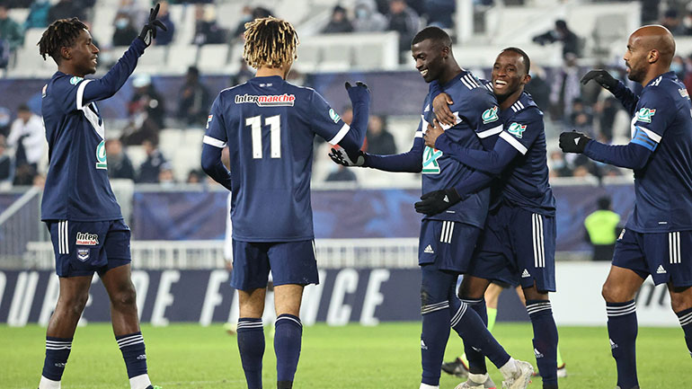 Ligue 1: Στον «αέρα» το Μπορντό-Λιλ λόγω Covid-19 στους «Γιρονδίνους»